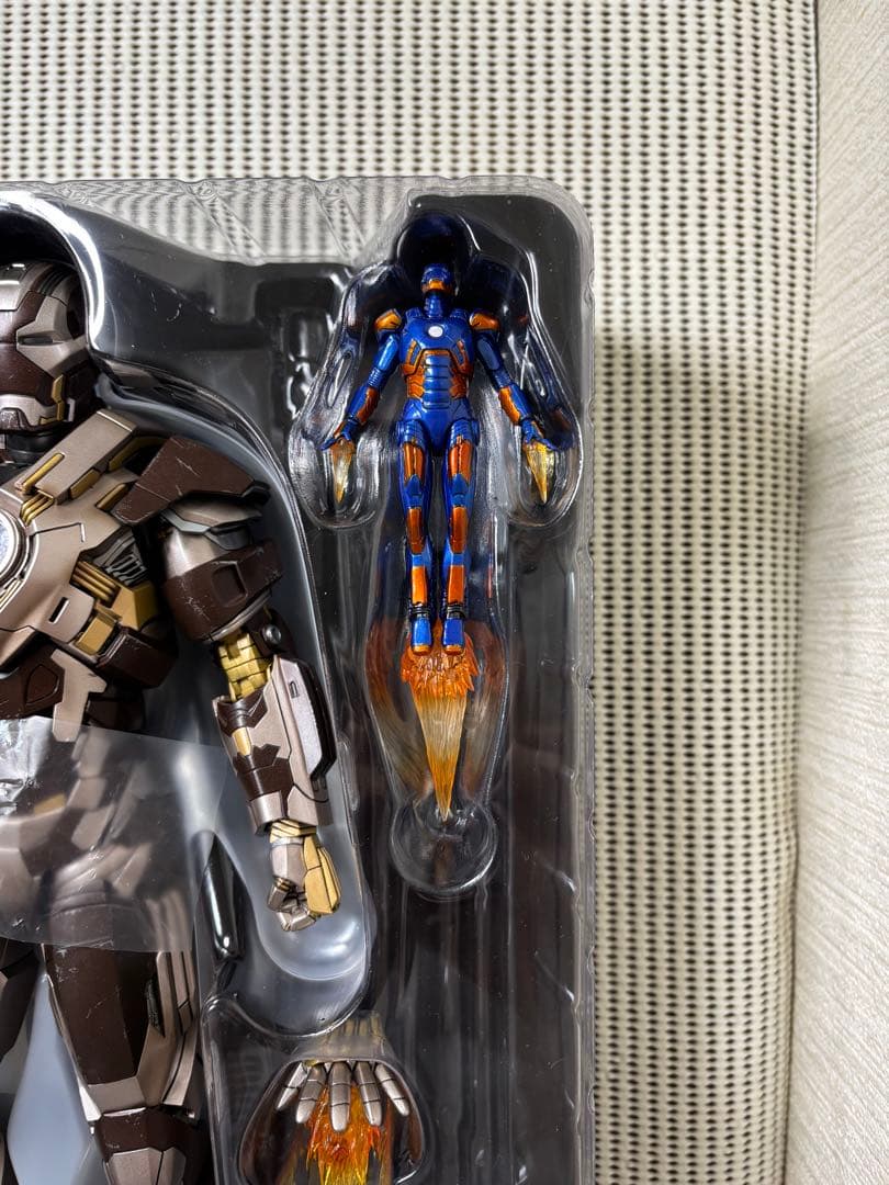 ホットトイズ　アイアンマン3　アイアンマン　マーク24 タンク　ホットトイズ