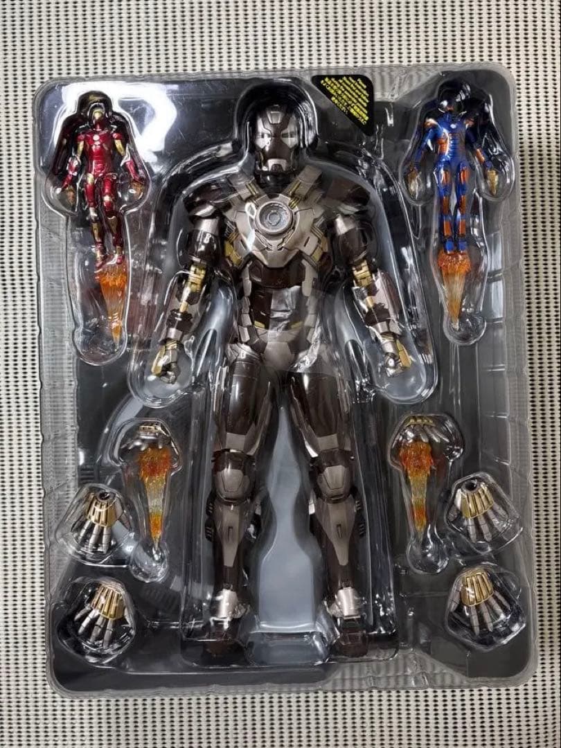 ホットトイズ　アイアンマン3　アイアンマン　マーク24 タンク　ホットトイズ