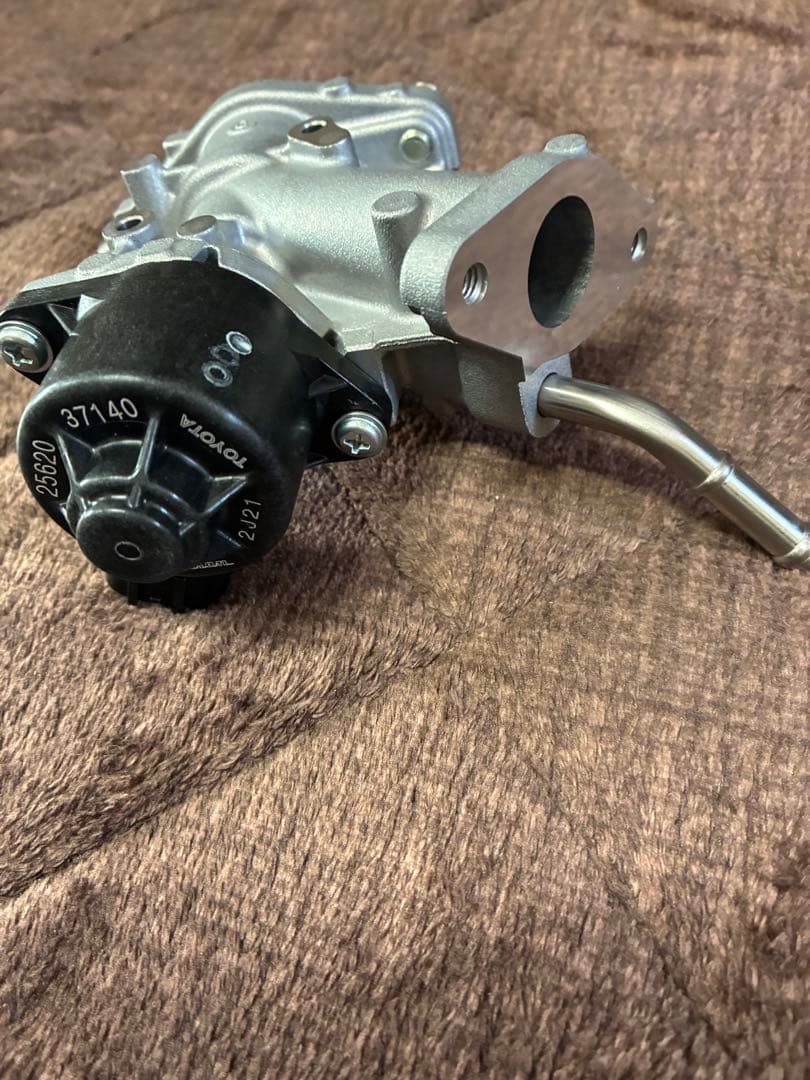 EGRバルブアセンブリ 25620-37140 新品