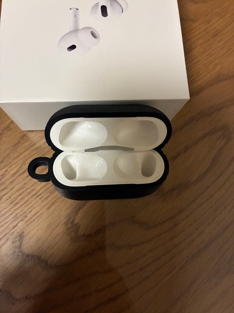 AirPods Pro (第2世代) 本体 Lightning 保護ケース付き