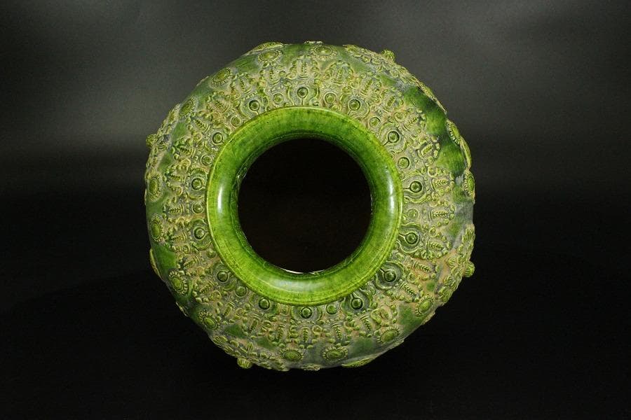 中国美術 緑釉 貼蓮花魚紋 装飾壷 高27.5cm(LC150)