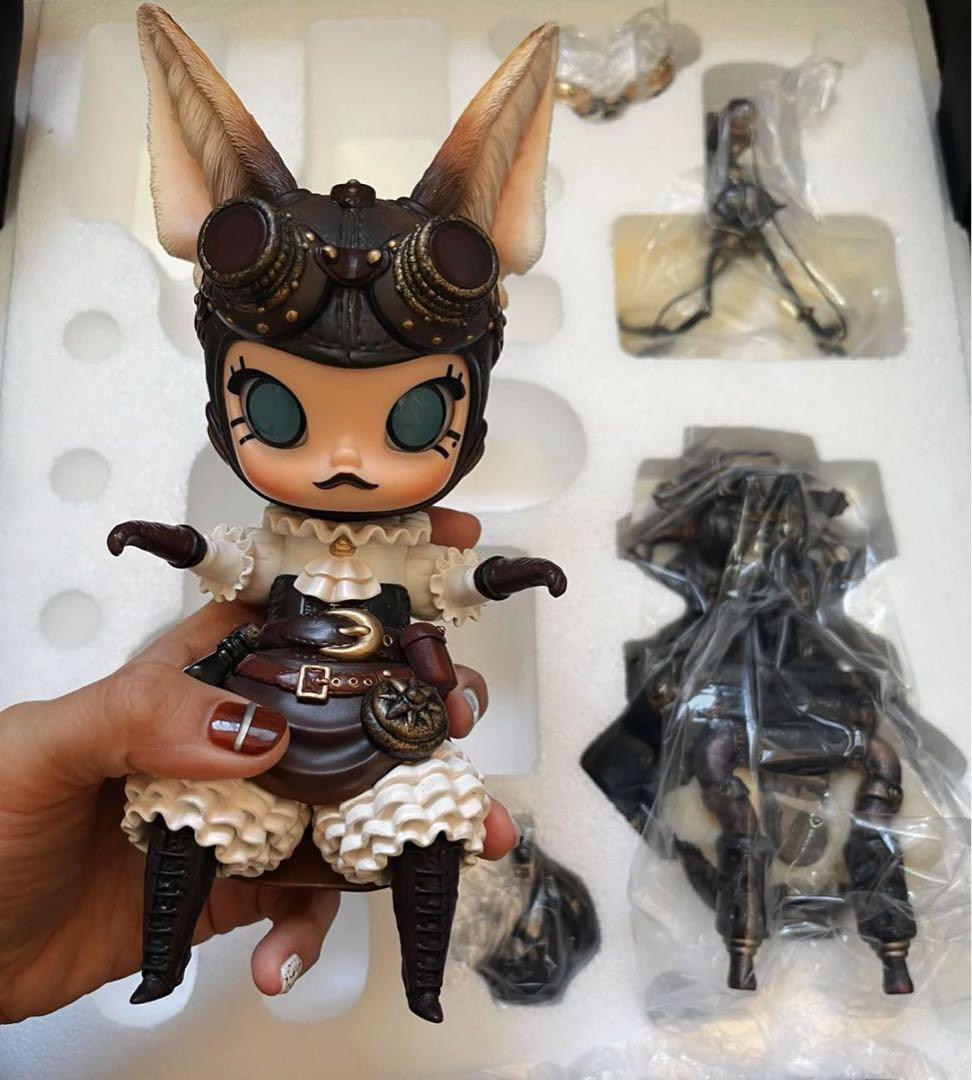 デザイナーズトイ 末那末匠 ポップマート  Molly フィギュア B