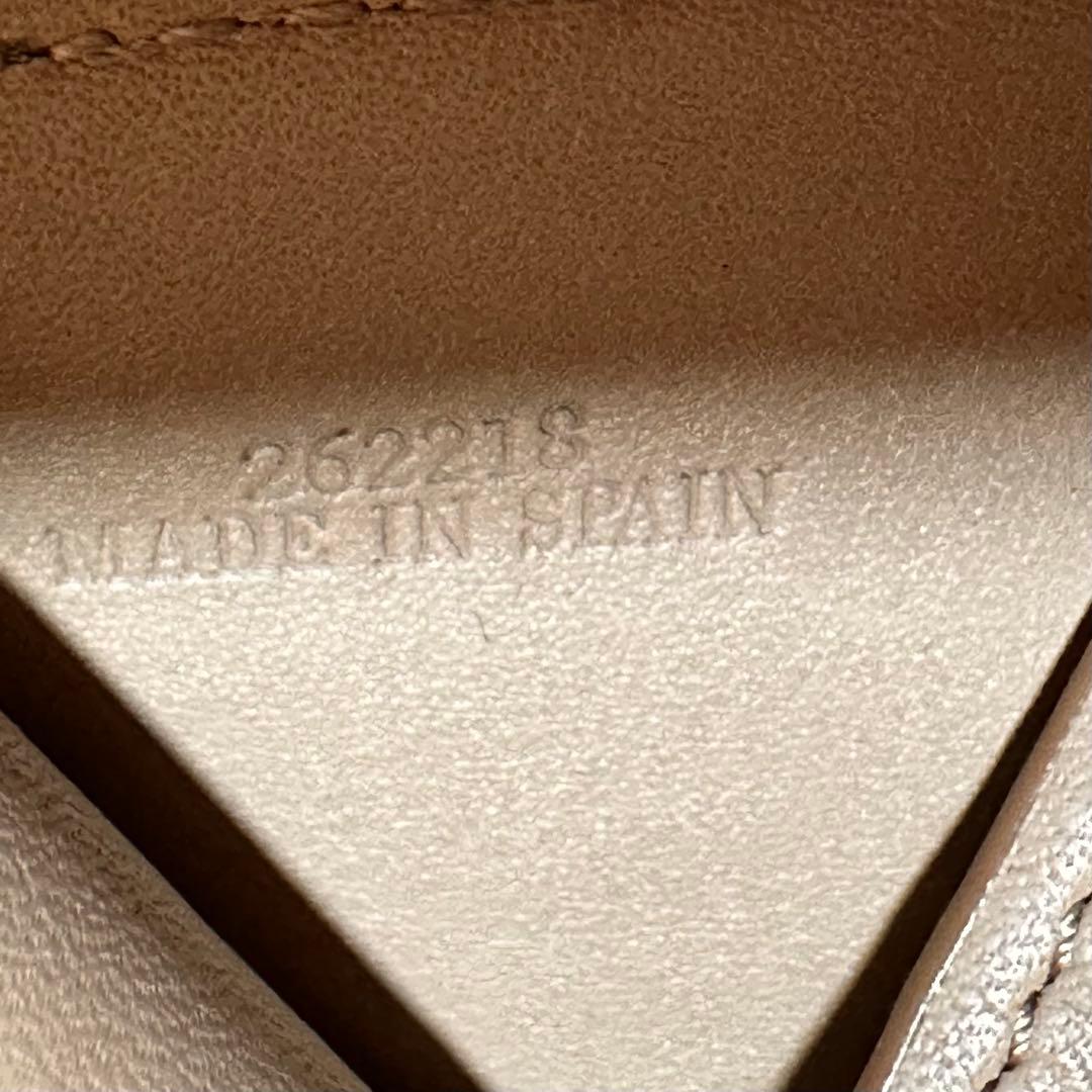 ロエベ LOEWE グレージュ 三つ折り財布