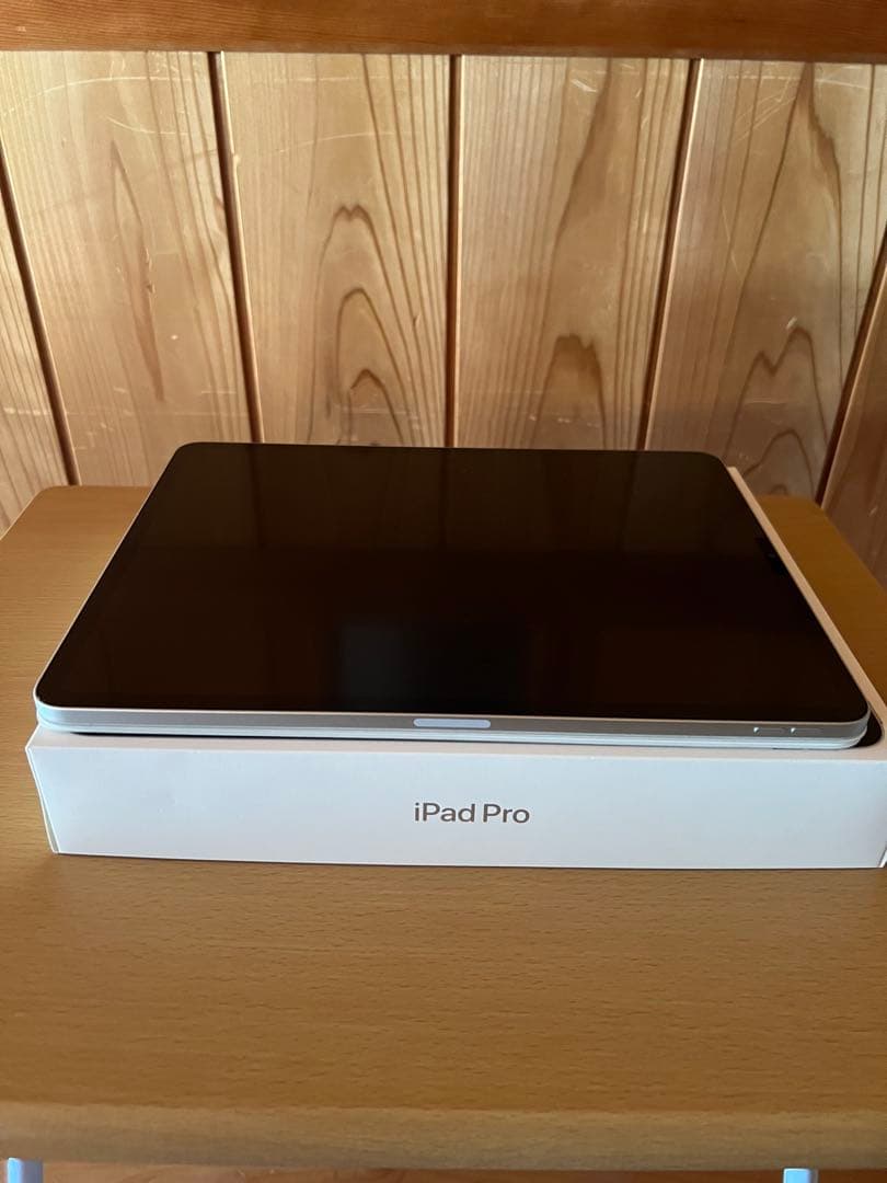 iPad Pro 12.9インチ第5世代　Wi-Fiモデル　512GB シルバー