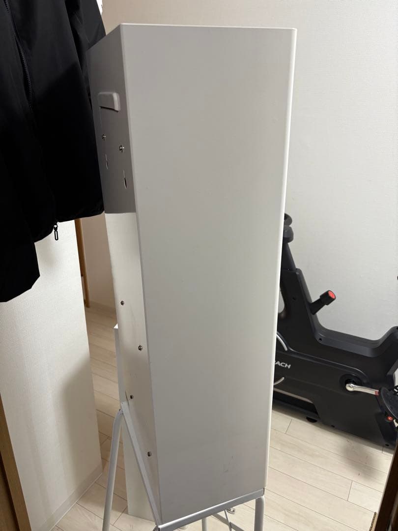 ②カードガチャガチャマシン　手動式自動販売機　ダイト　DF-8