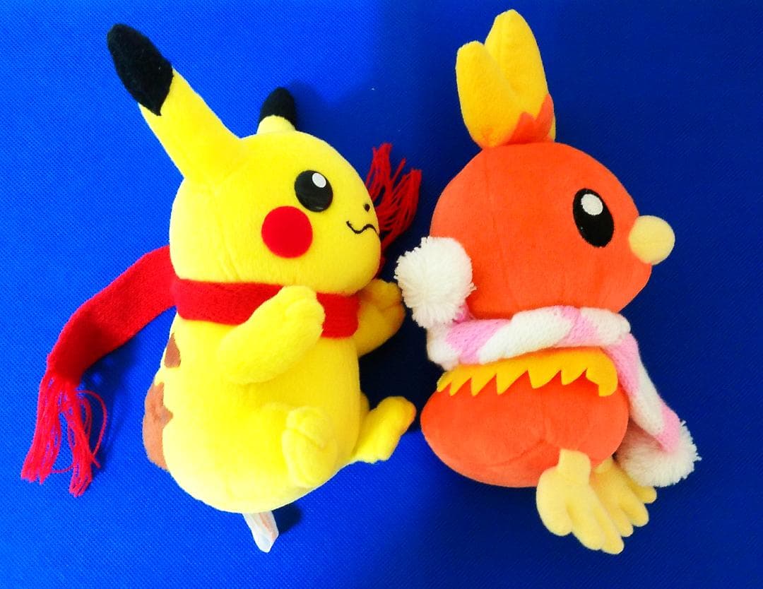 2004年　ポケモンセンター　ピカチュウ＆アチャモ　マフラー　ぬいぐるみ　当時品