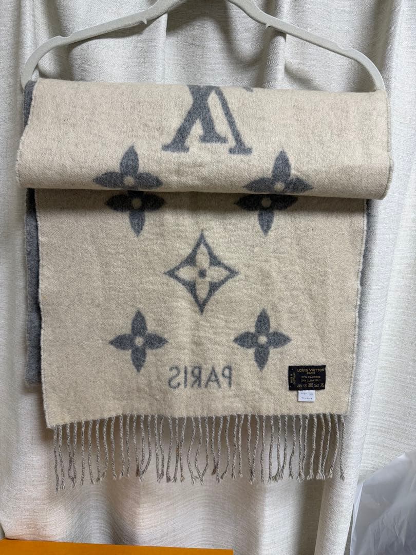 み*ん様 LOUIS VUITTON リバーシブルマフラー グレー アイボリー