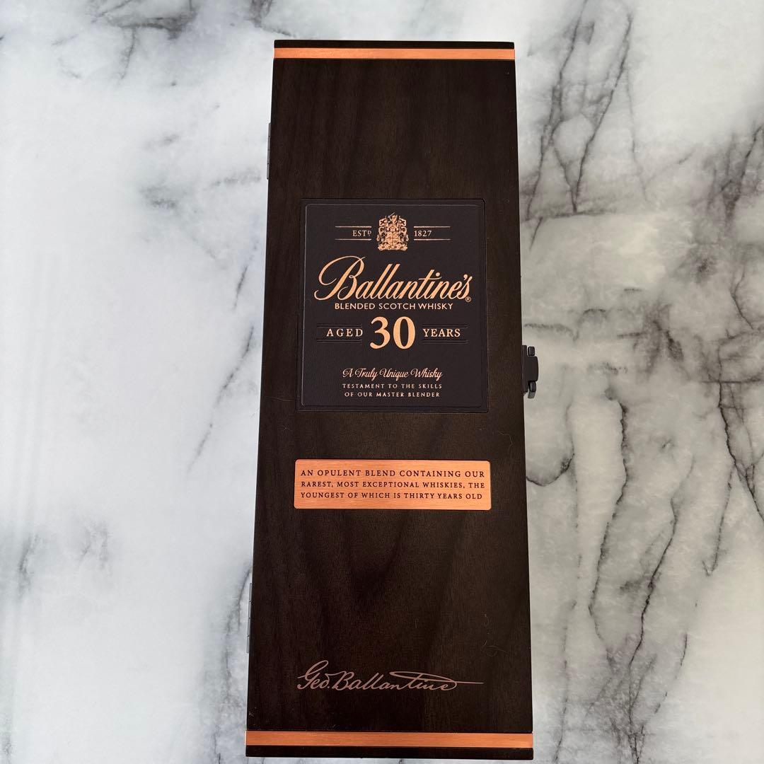 Ballantine's 30年 ブレンデッドスコッチウイスキー 木箱入り
