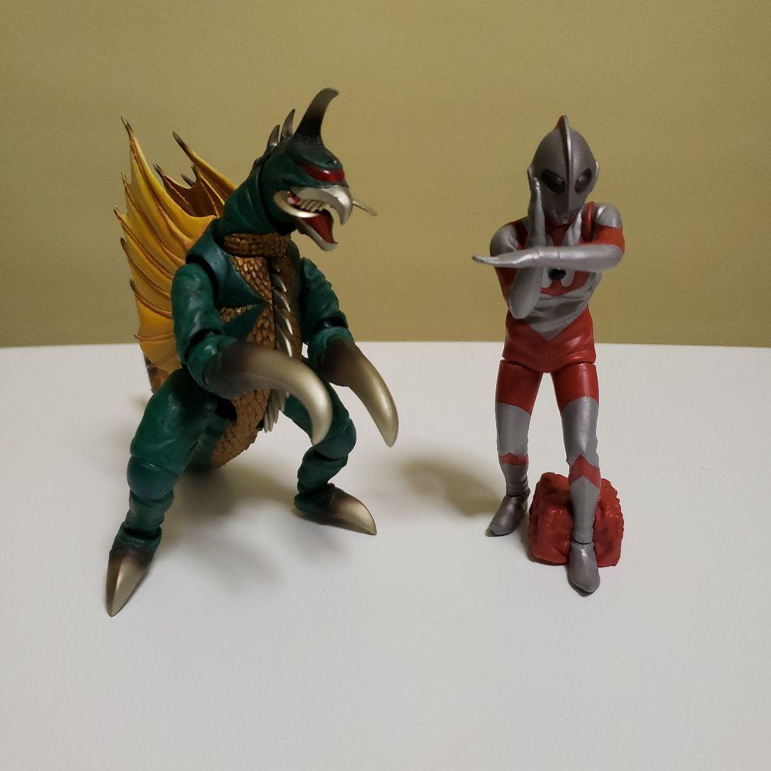 ウルトラマンフィギュア　ガイガン