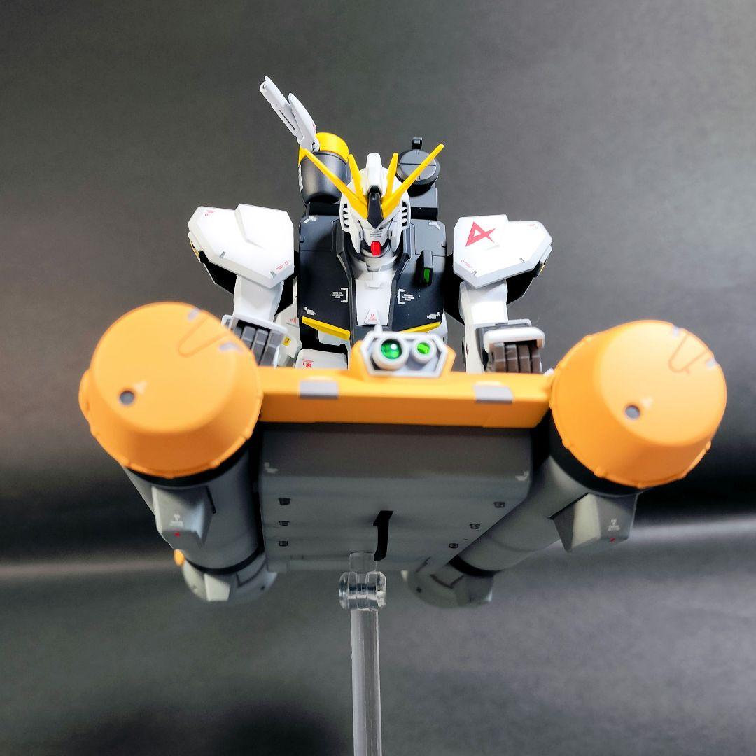 【塗装済み完成品】 νガンダム（EG）＋ブースターベッド（ガンダムベース限定）