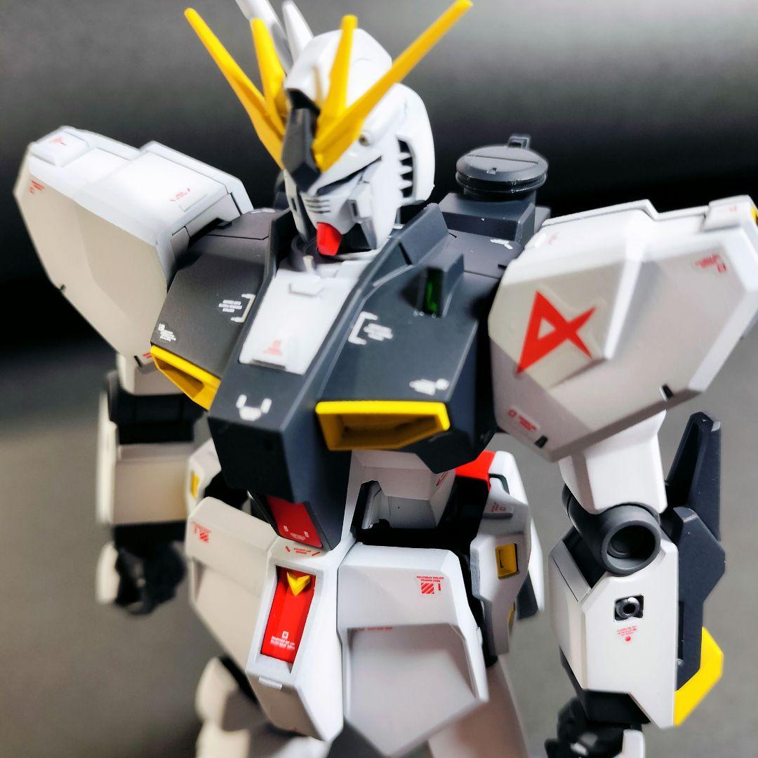 【塗装済み完成品】 νガンダム（EG）＋ブースターベッド（ガンダムベース限定）
