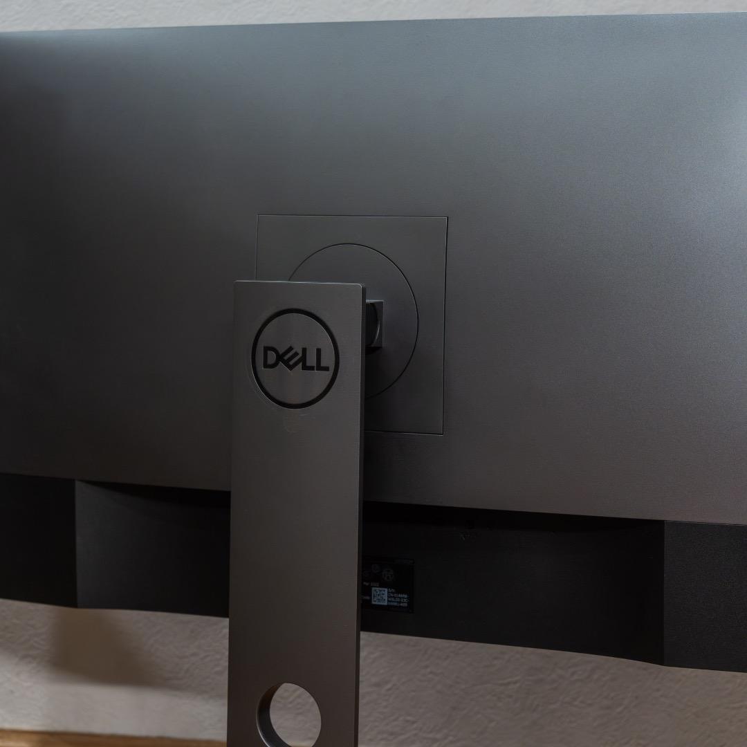 DELL U2720QM 27インチ 4Kモニター IPS非光沢 USB-C対応