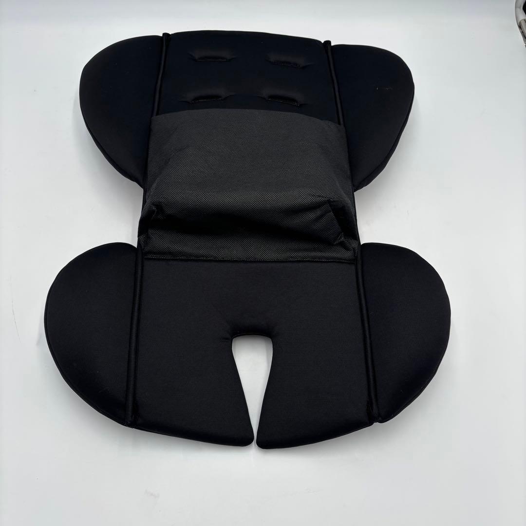 極美品　西松屋 チャイルドシート マムズキャリー・レジェ コンパクト 軽量設計