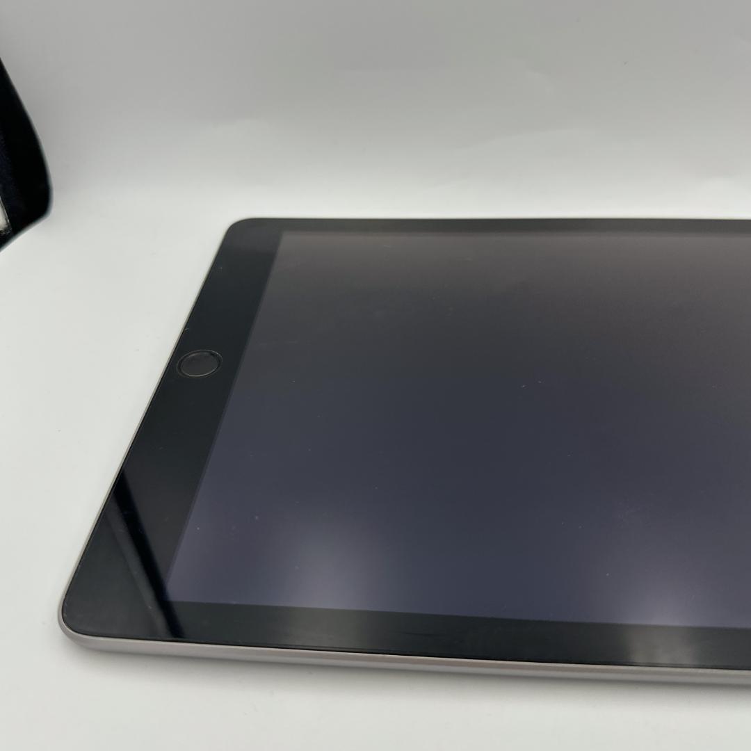 【美品】iPad 5 auモデル SIMフリー スペースグレイ 本体のみ