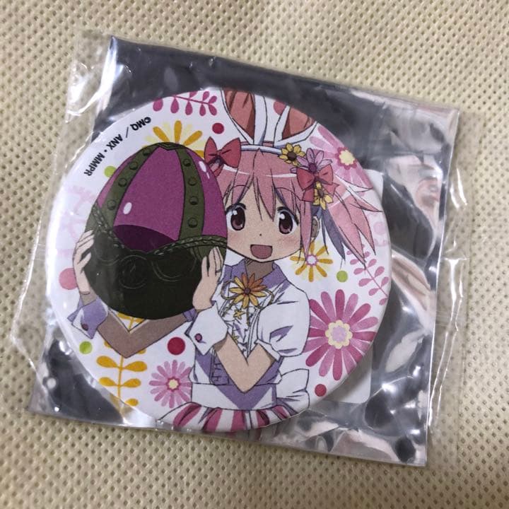 ローソンコラボ まどか バニー柄缶バッジ