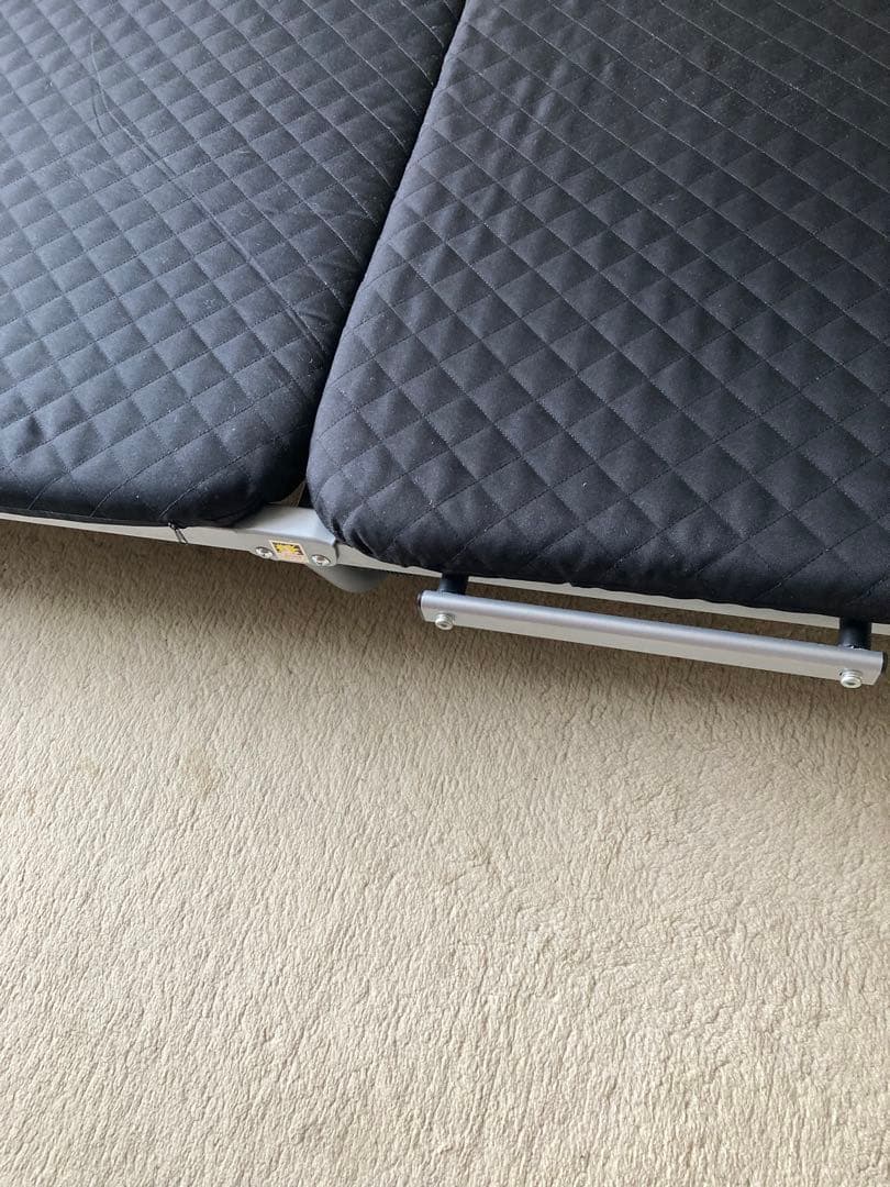 ブラック折りたたみベッド