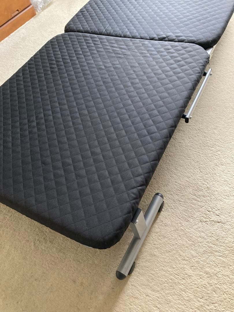 ブラック折りたたみベッド