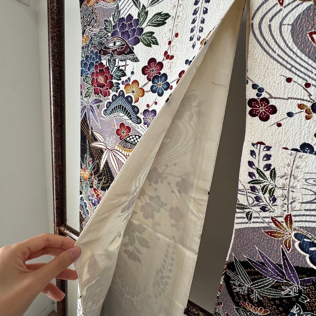 超美品　袷　広襟　振袖　現代　振袖　成人式　着物　166　現代　ふくれ織　黒　白