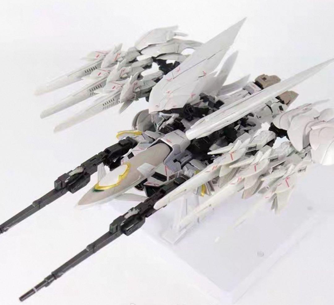 新品 1/100ウイングガンダム スノーホワイト