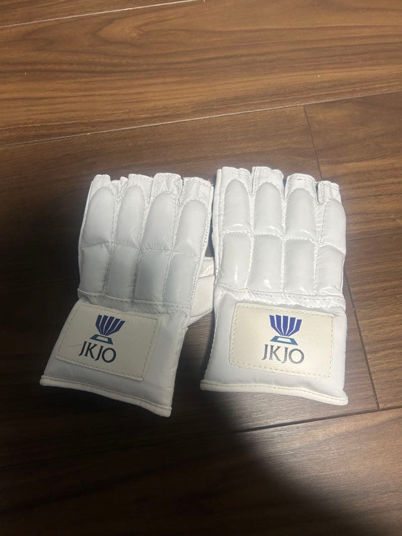 あ*。様 Fairtex キックミット 黒/白　レガース等