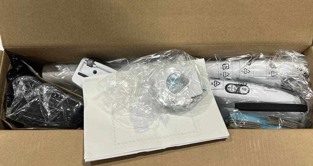 未使用品 マキタ 充電式クリーナ 紙パック仕様 CL107FDSHW