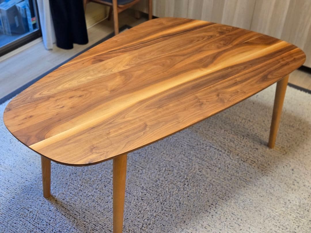 美品　飛騨産業 無垢ウォールナット材　五十嵐久枝デザイン ダイニングテーブル