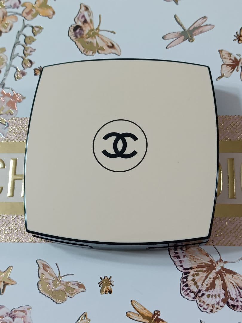 CHANEL レベージュ ヘルシー ゴールデングロウパウダー エクラドゥソワール