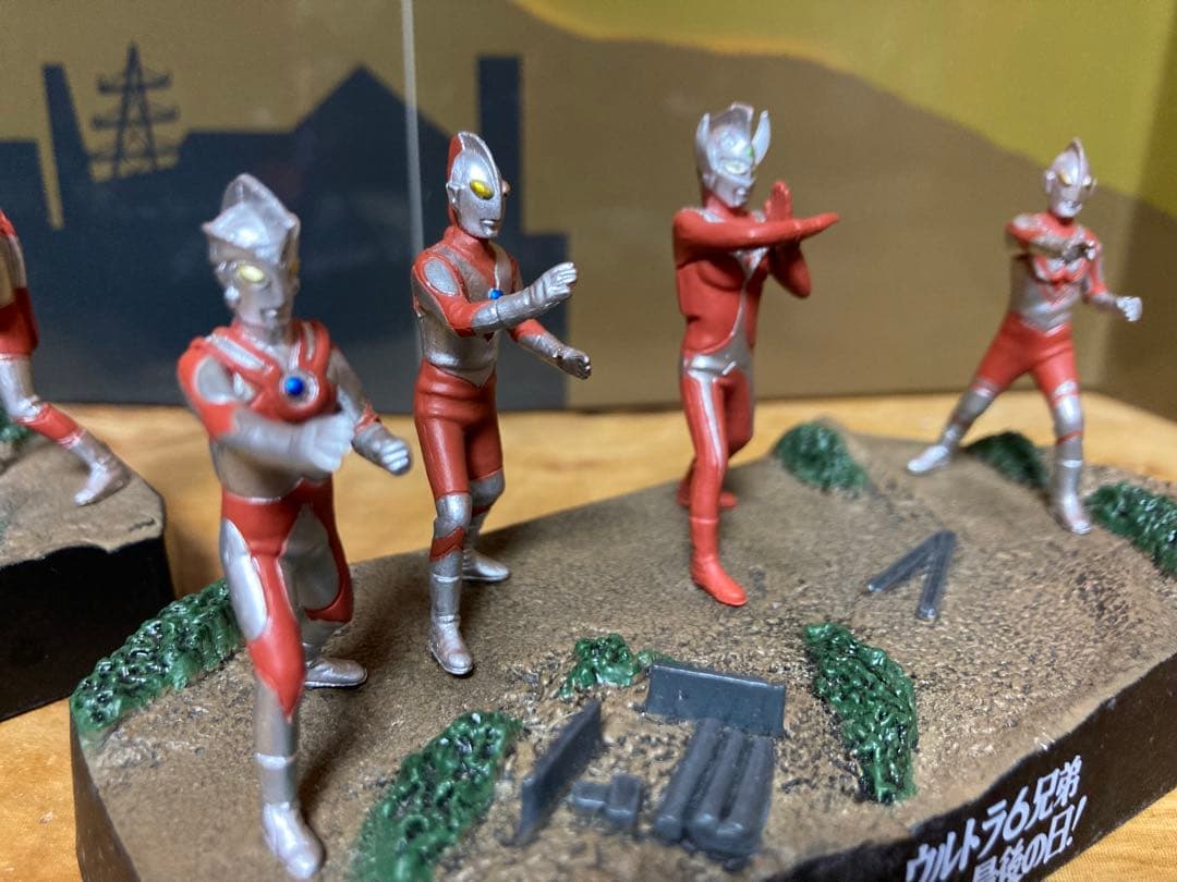 テ*チ様 希少レア　ウルトラ怪獣戯画、怪獣名鑑　ウルトラ6兄弟最後の日ジオラマ/