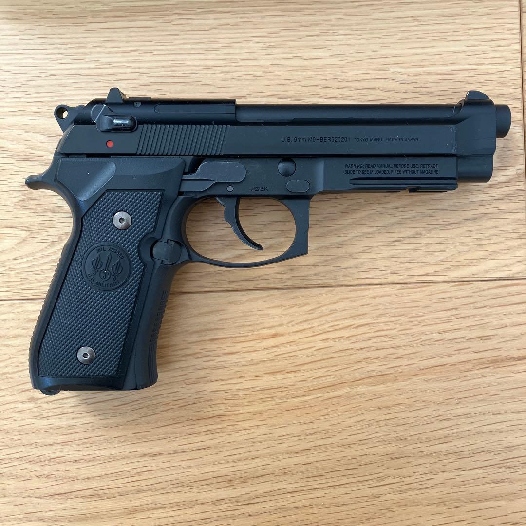 M9A1 ガスブローバックガスガン（マガジン3つ付き）