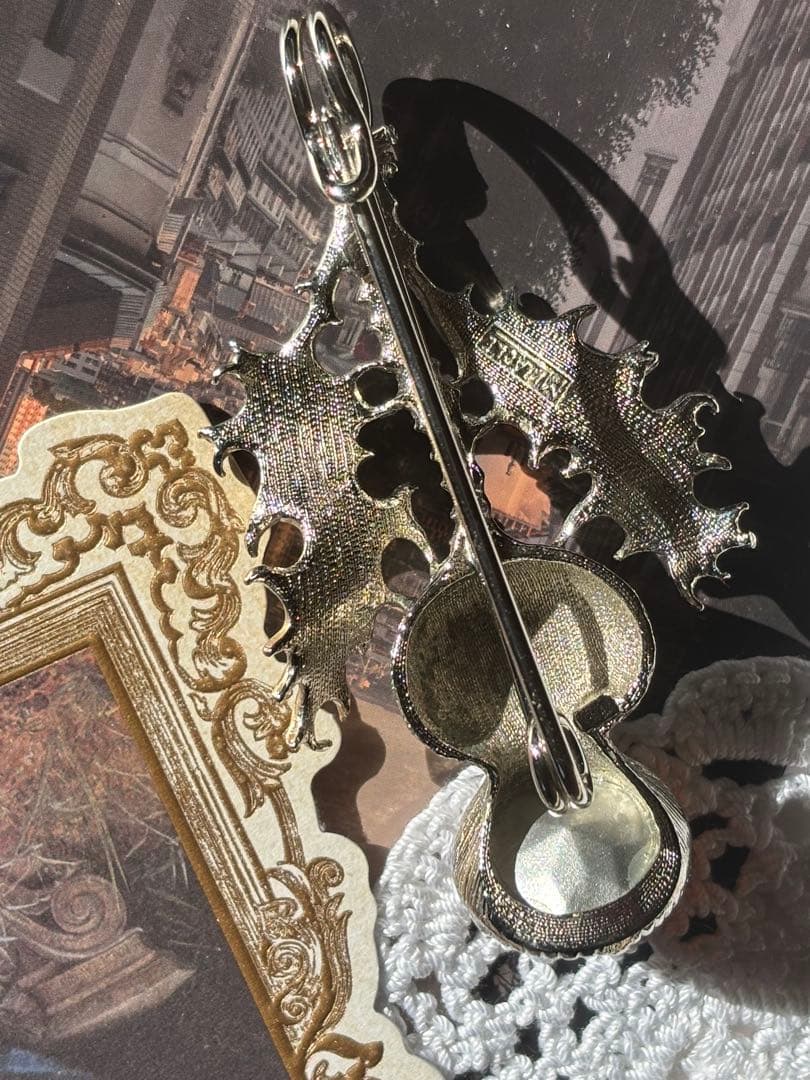 Miracle つめ草植物モチーフブローチ大きめ9.5センチ