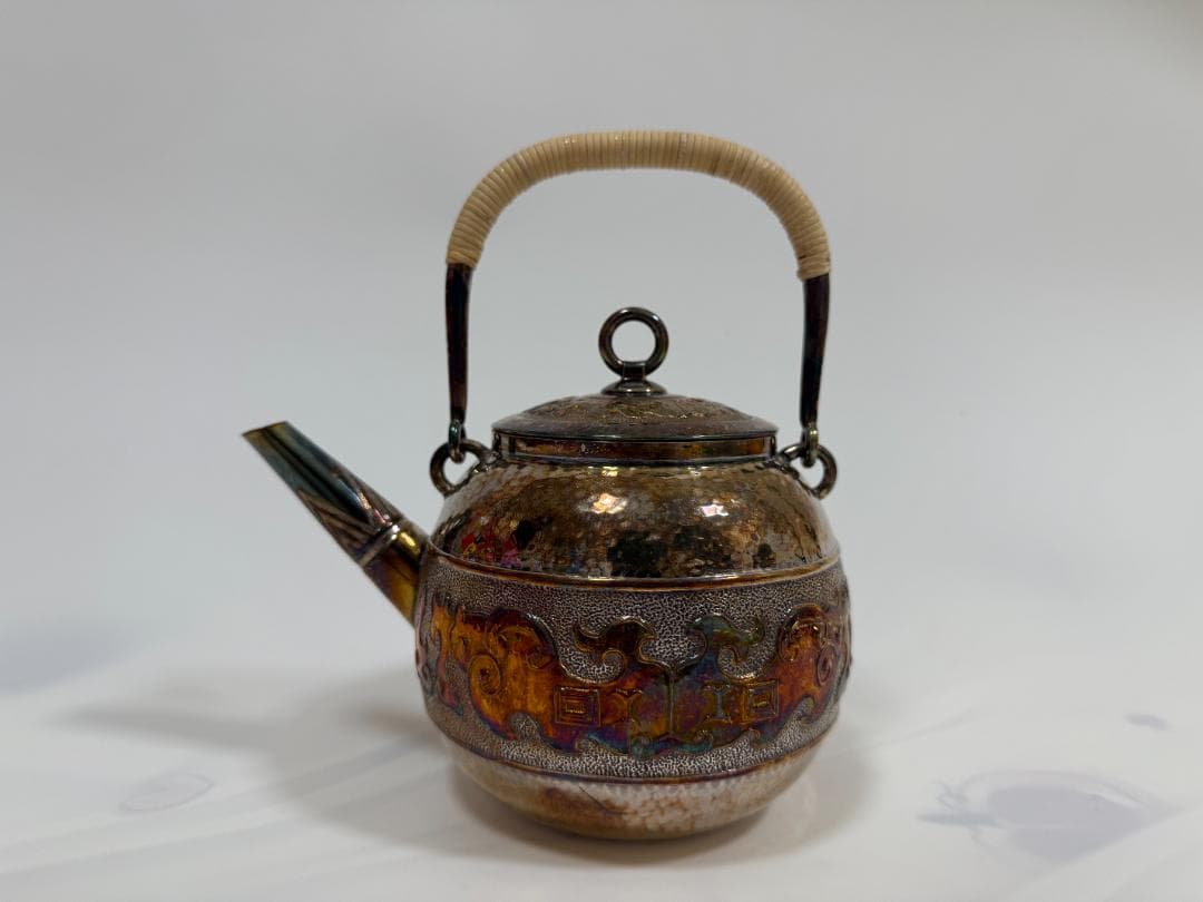 KD 純銀製 饕餮文様 砲口 鎚目打 湯沸 銀瓶 煎茶道具