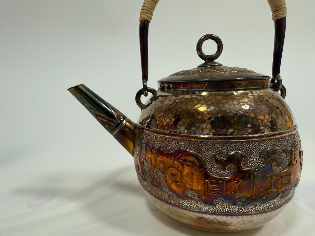 KD 純銀製 饕餮文様 砲口 鎚目打 湯沸 銀瓶 煎茶道具