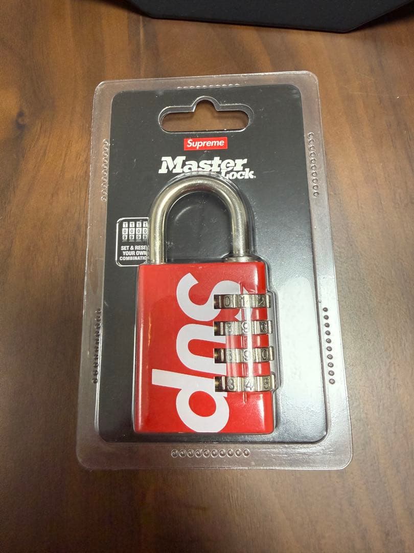 Supreme Master Lock レッド南京錠