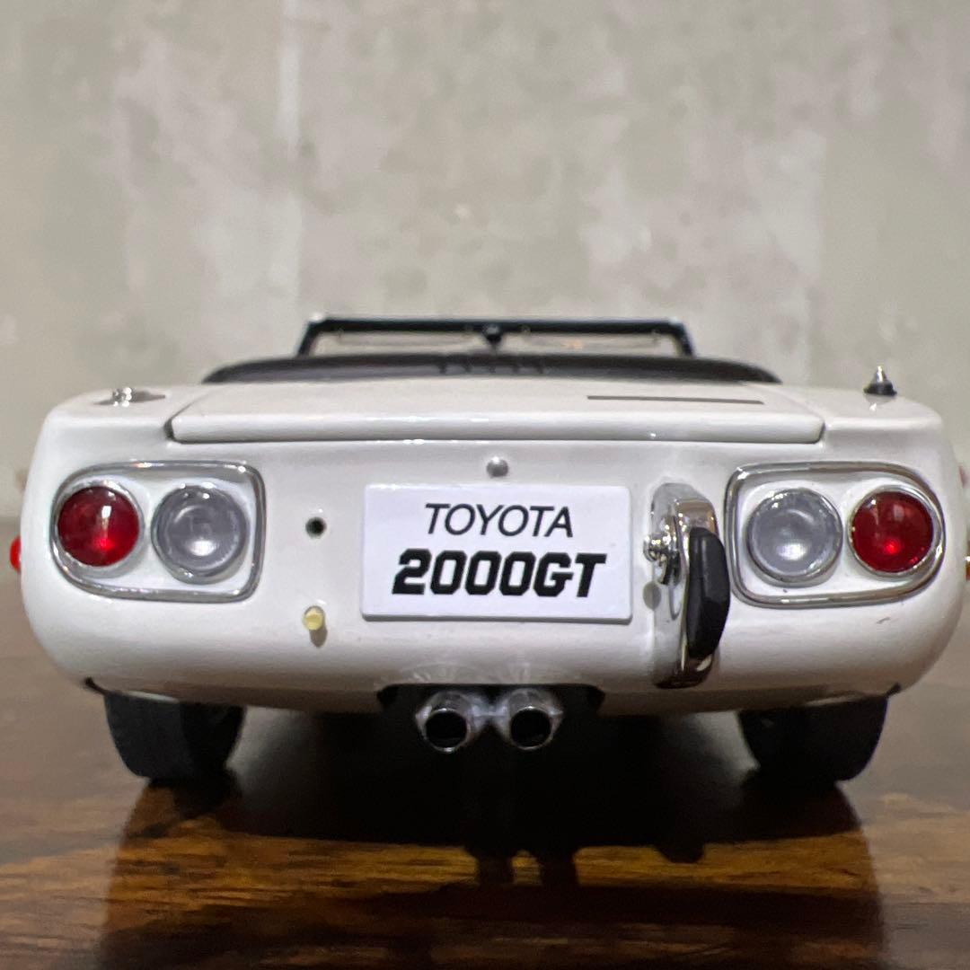 オートアート　1/18TOYOTA 2000GT カブリオレモデル　ミニカー