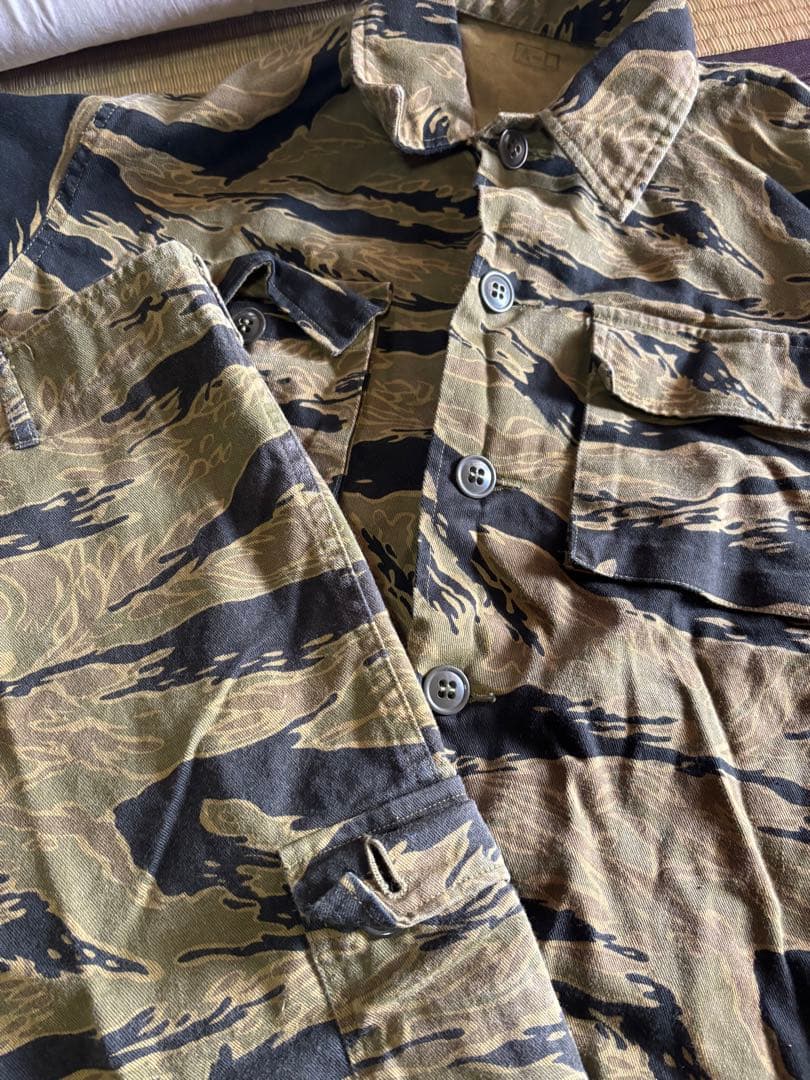 じ*ん様 大阪MASH製　ゴールドタイガーストライプ迷彩服　中古　A-L
