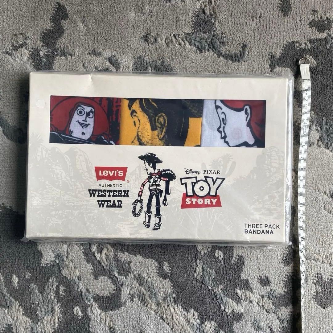 新品未使用　トイストーリー ✖︎ リーバイス バンダナ 3枚入り