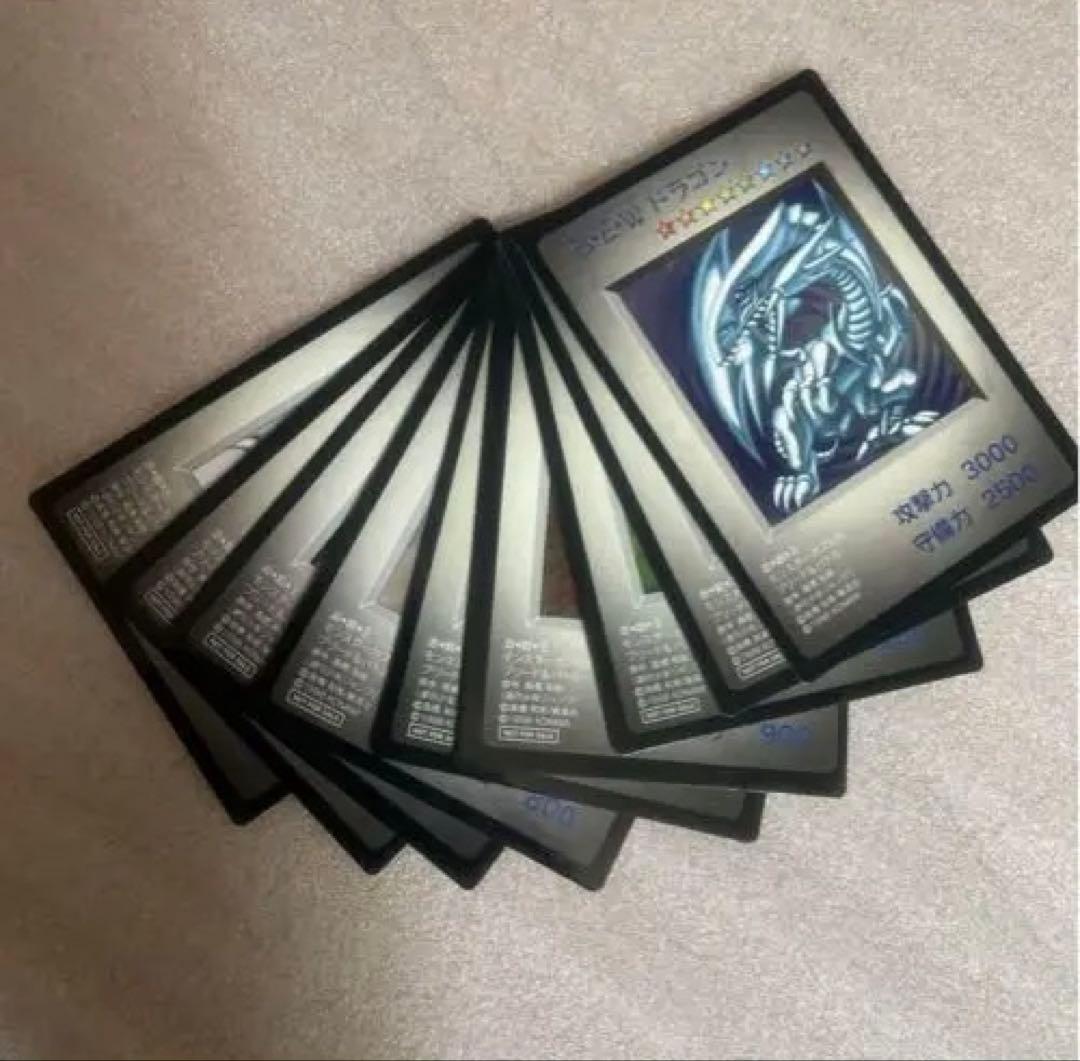 非売品　遊戯王 モンスターカプセル ブリード&バトル 特典カード　ブルーアイズ