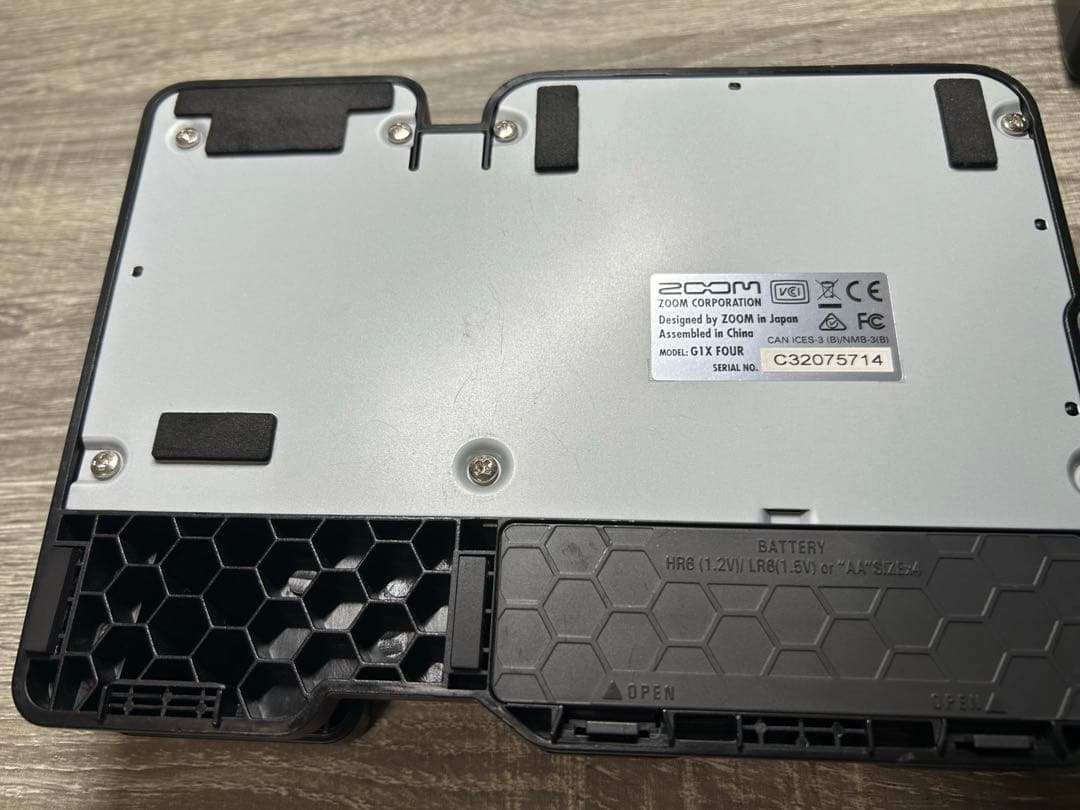 ZOOM ズーム G1X FOUR ギター用マルチエフェクター