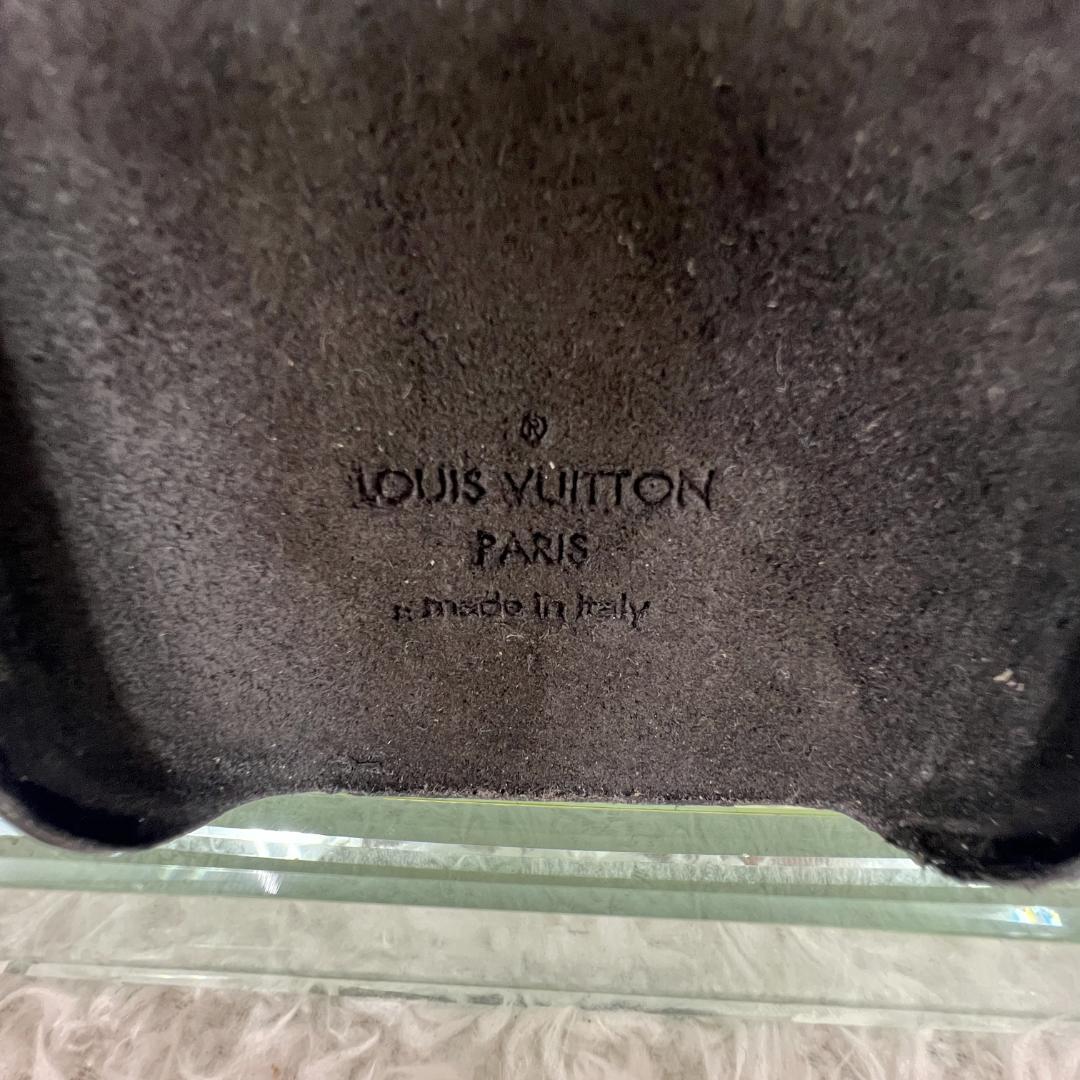 《美品》ルイヴィトン モノグラム スマホケース iPhone 11 pro