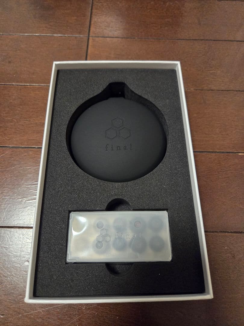 final A4000 ダークネイビー イヤホン