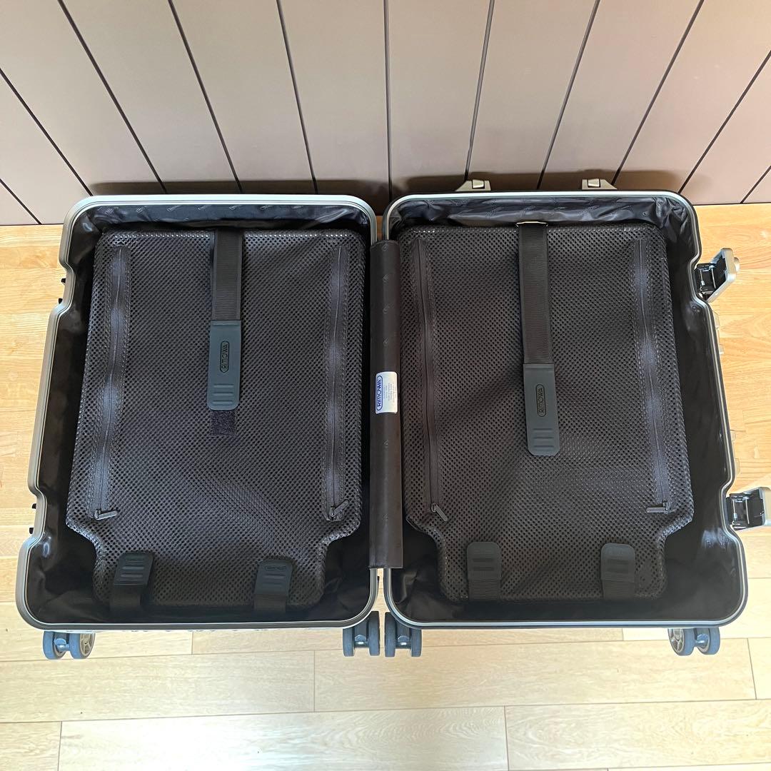 【極美品】 トパーズ チタニウム 4輪 リモワ スーツケース