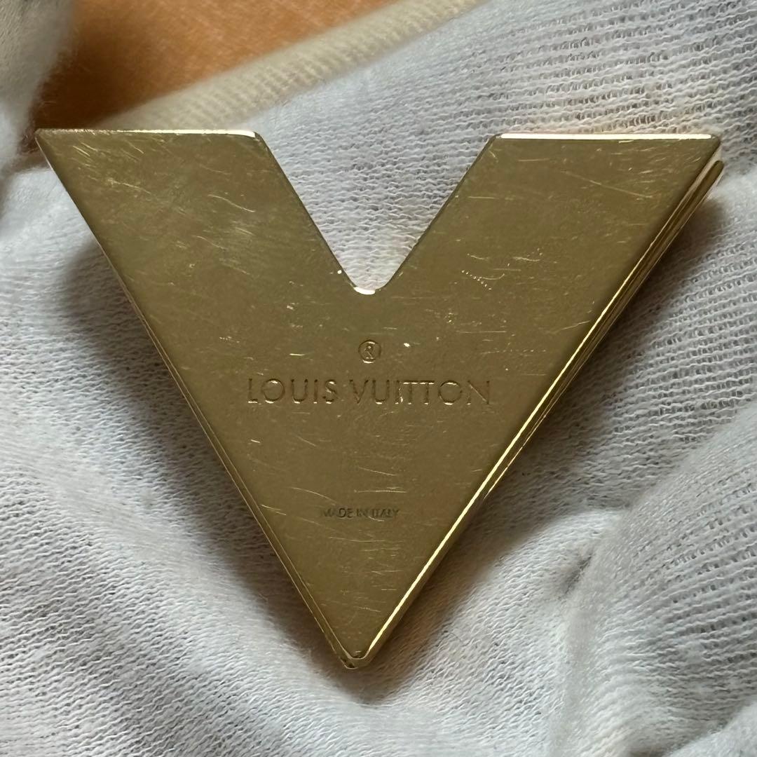 ［美品］ルイヴィトン　エッセンシャルV マグネット式　ブローチ　M61089