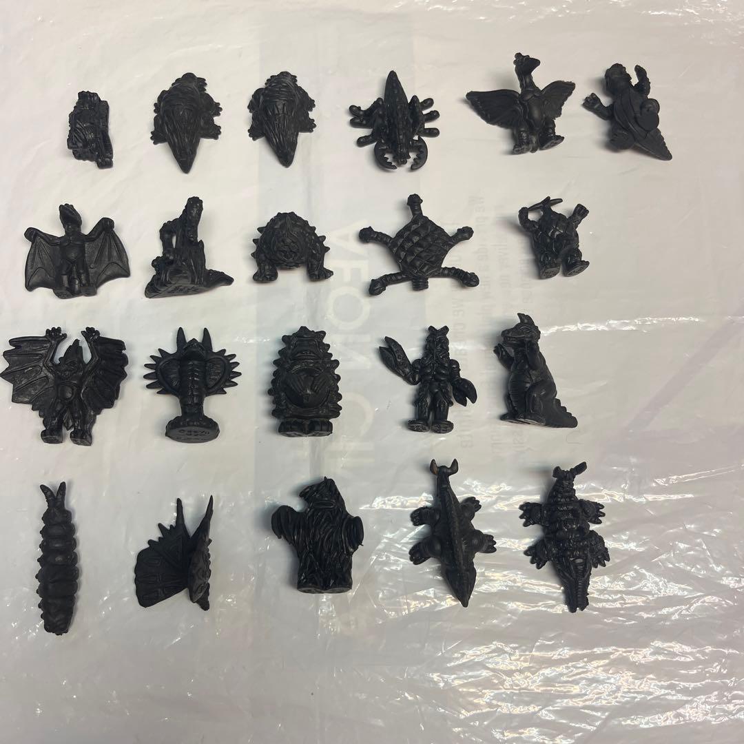 ウルトラマン怪獣消しゴム黒バラ売りOK‼️