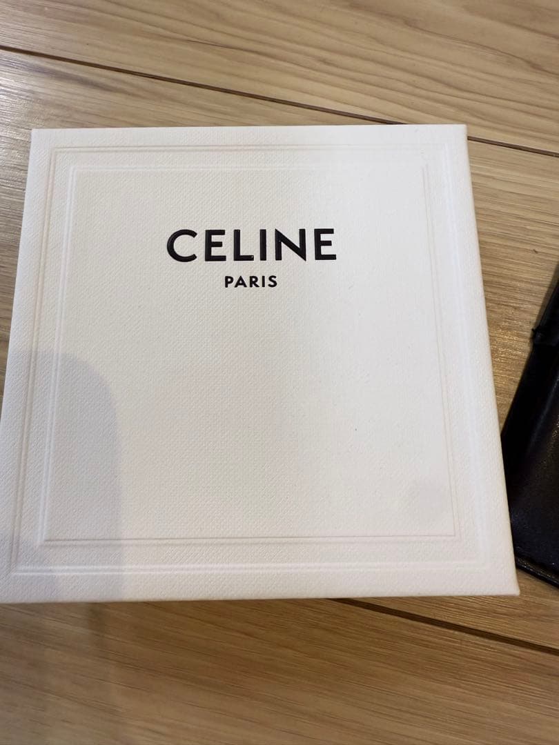 CELINE ゴールドピアス