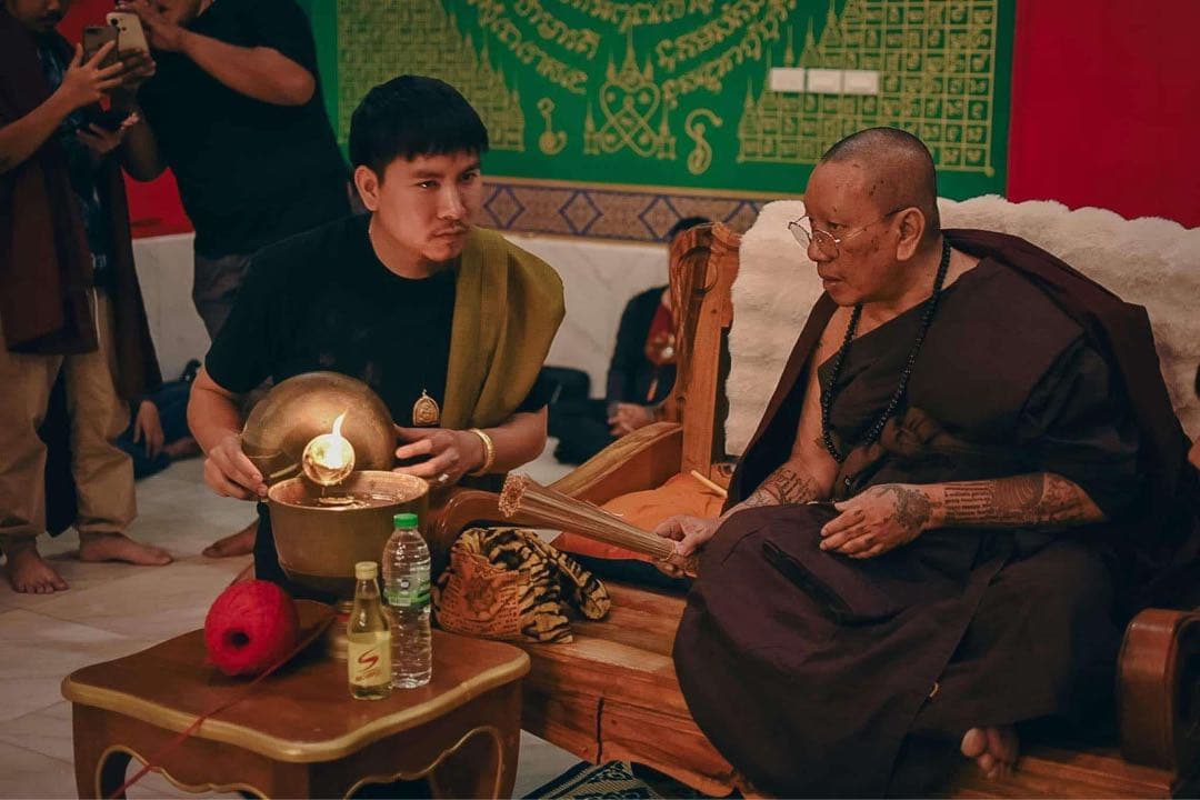 袈裟入り　チャナイ師の伝説の虎王と秘術　プージャオサミンプラ　プラクルアン　D