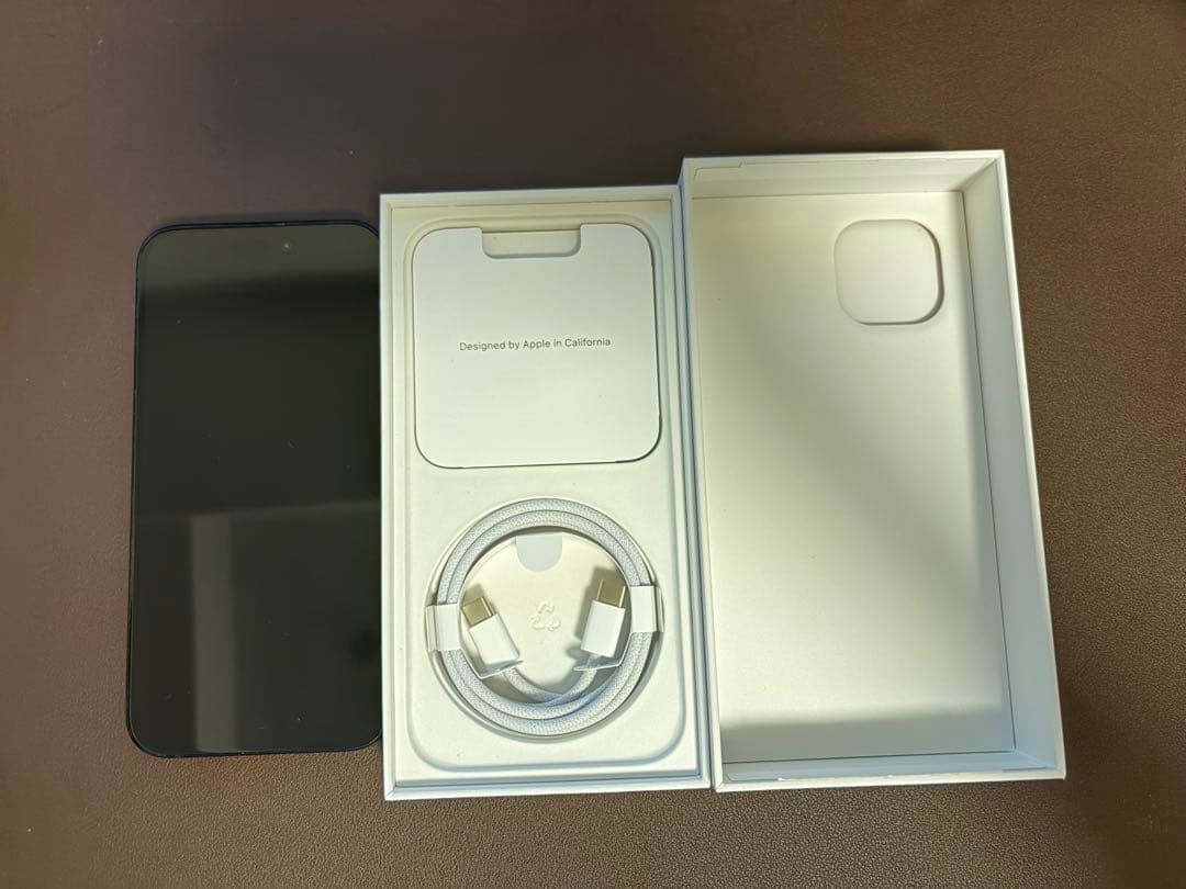 iPhone 15 Plus 256GB ブラック 美品