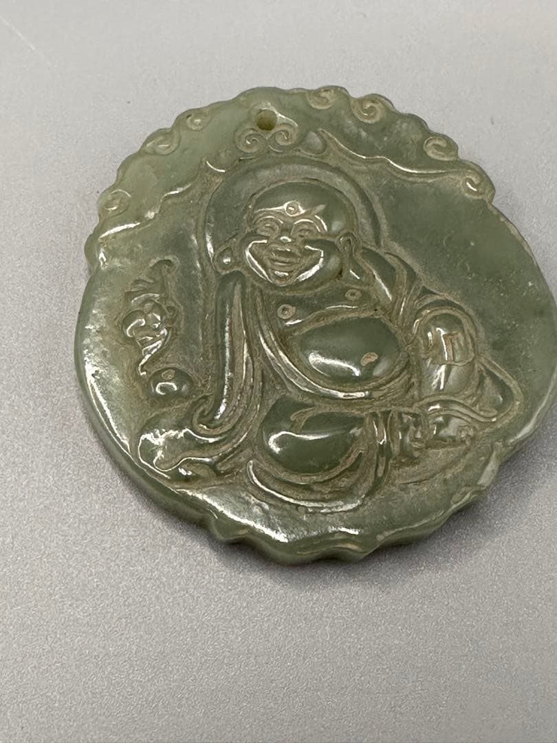 中国美術　ループタイ和田玉 古砡　根付 天然素材 置物骨董 笑顔の仏像 円形