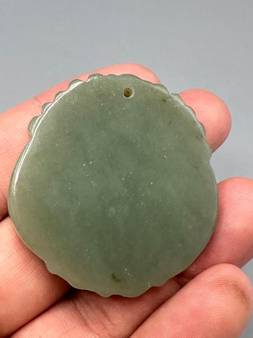 中国美術　ループタイ和田玉 古砡　根付 天然素材 置物骨董 笑顔の仏像 円形