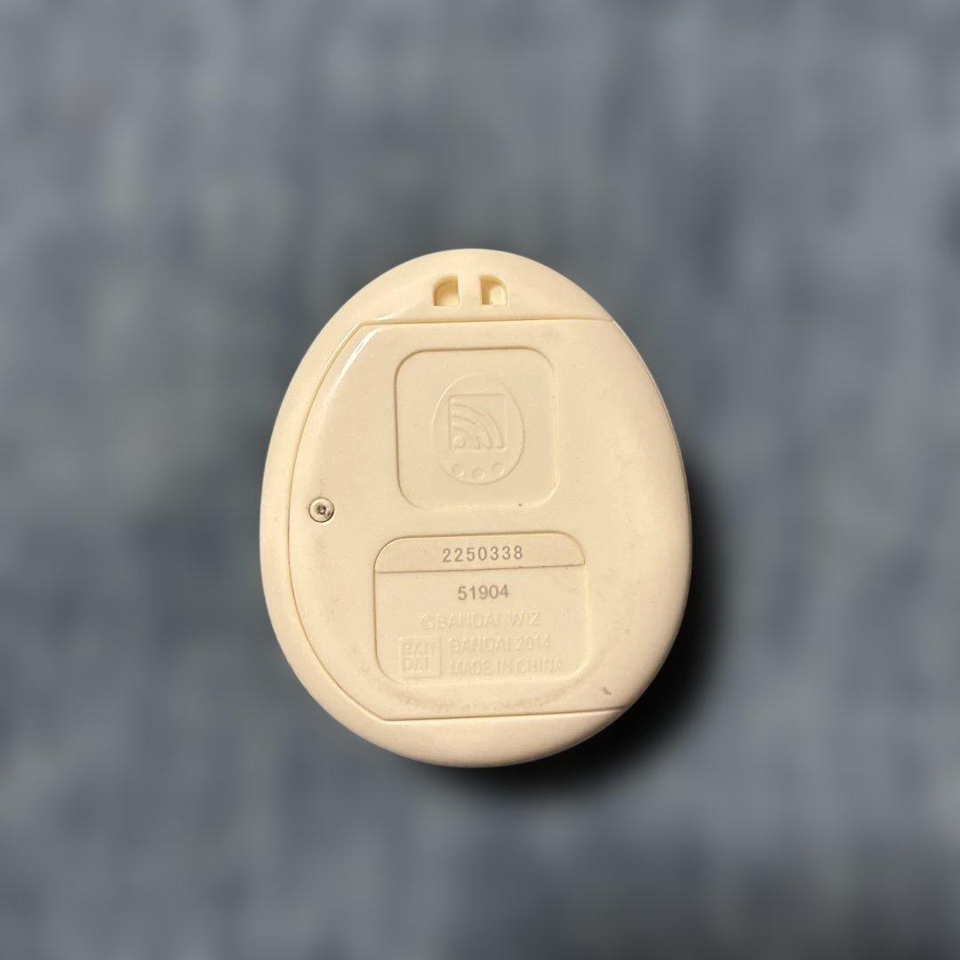 たまごっち TAMAGOTCHI 4U ホワイト 白　ピンクスノー