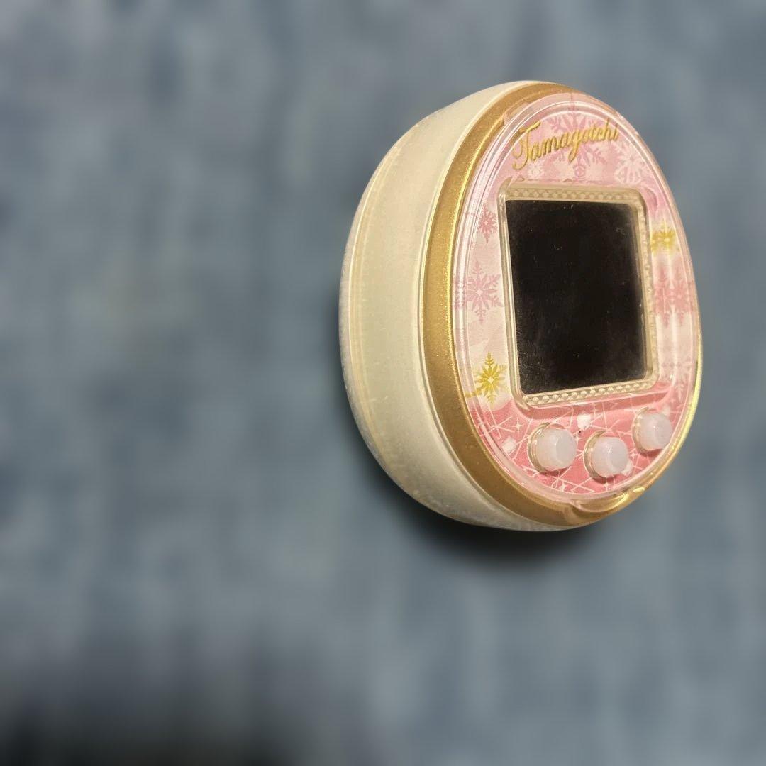 たまごっち TAMAGOTCHI 4U ホワイト 白　ピンクスノー